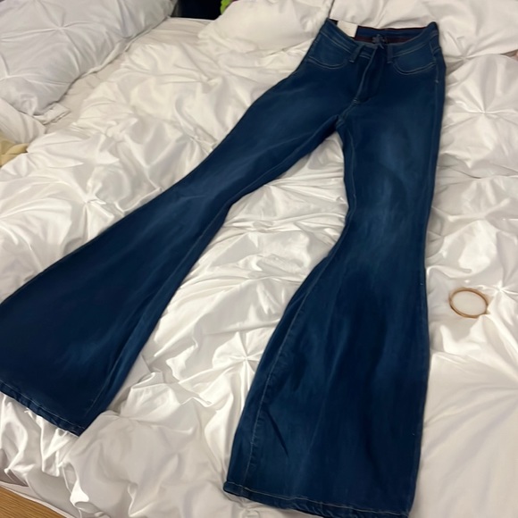 Flare Jeans - Picture 1 of 3